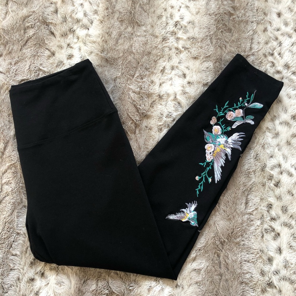 Embroidered women’s leggings